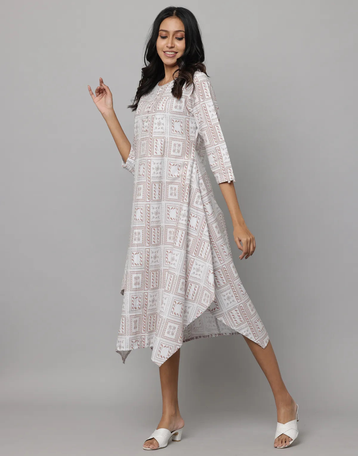 Floral Print Round Neck 3/4th Sleeves Dress