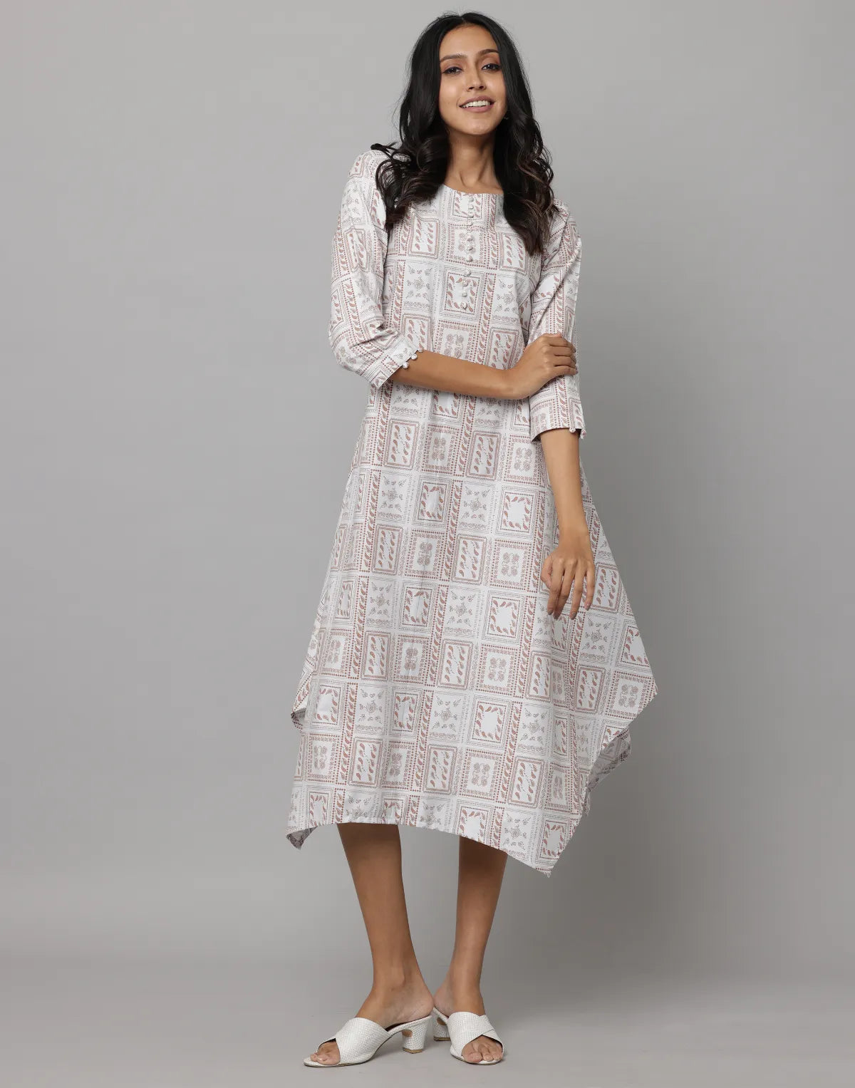 Floral Print Round Neck 3/4th Sleeves Dress