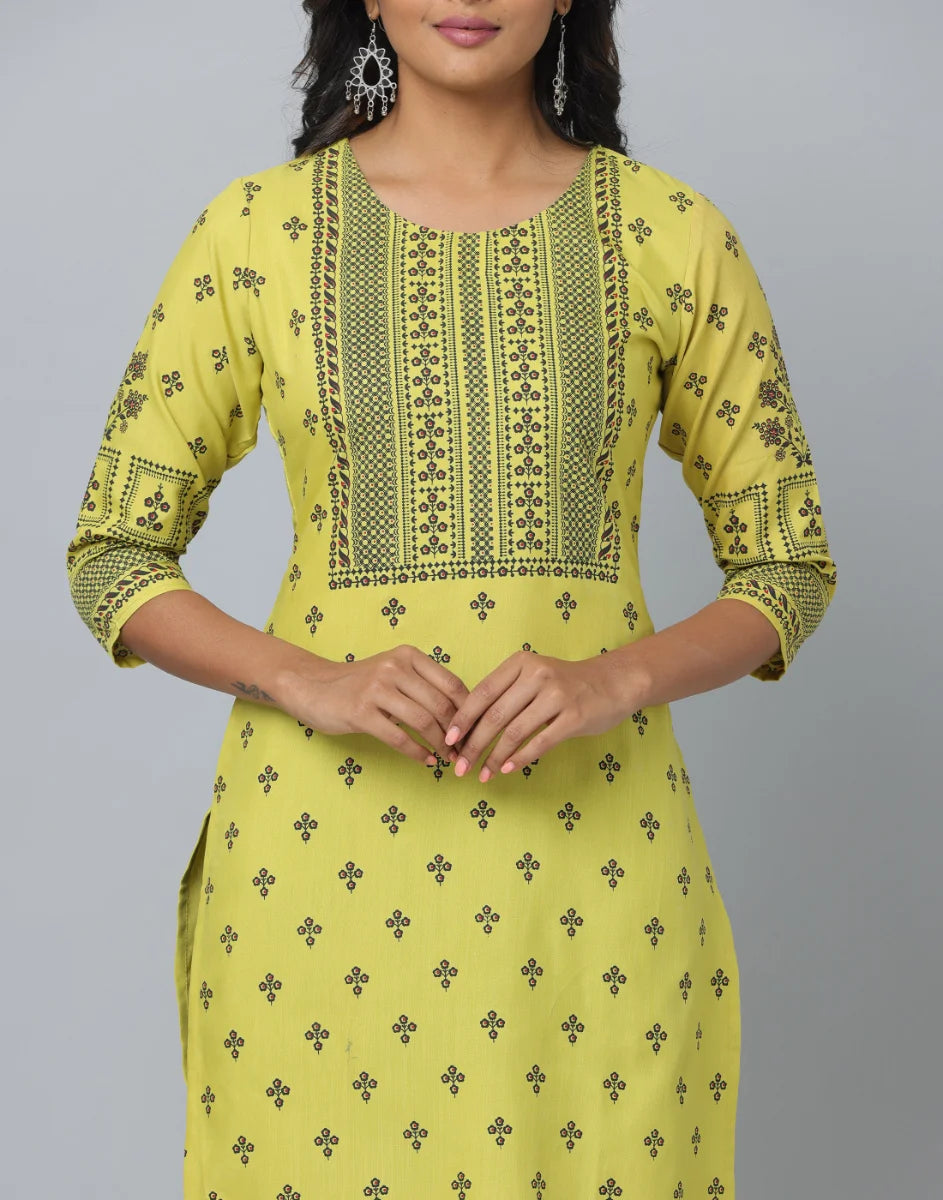 Floral Print Slim Fit 3/4th Sleeve Kurta