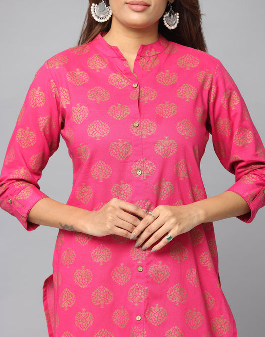 Gold Print Mandarin Collar Slim Fit 3/4th Sleeve Kurta