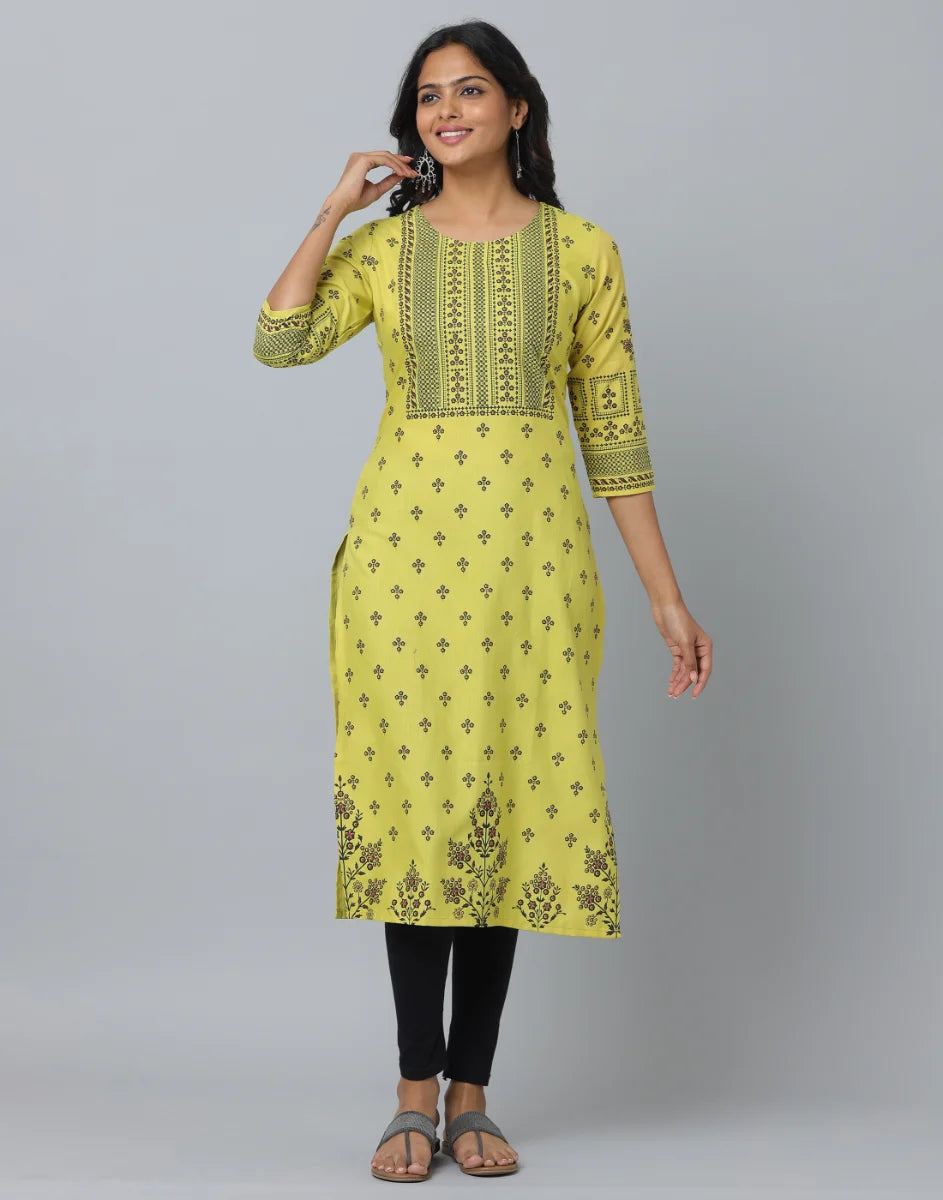 Floral Print Slim Fit 3/4th Sleeve Kurta