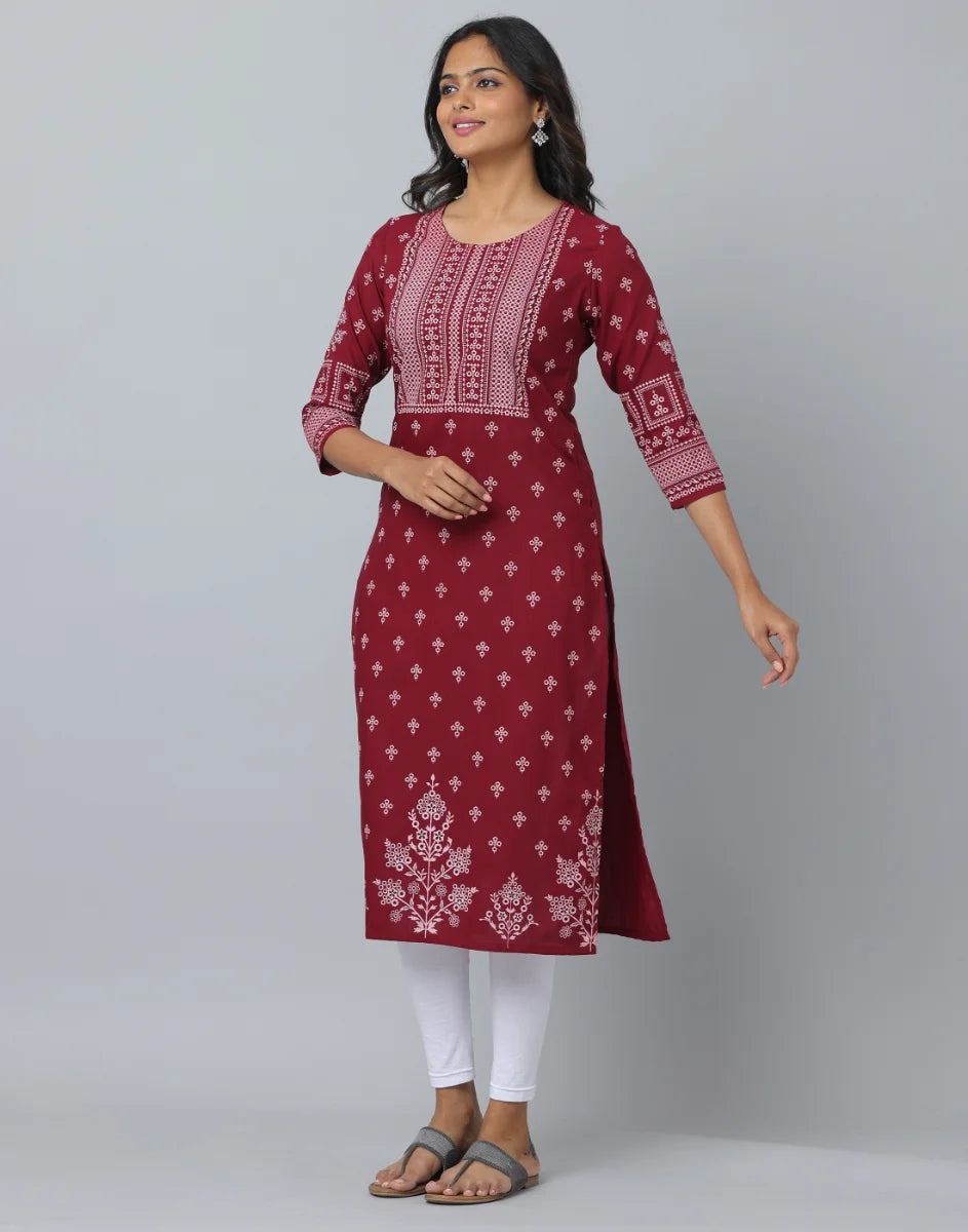 Floral Print Slim Fit 3/4th Sleeve Kurta