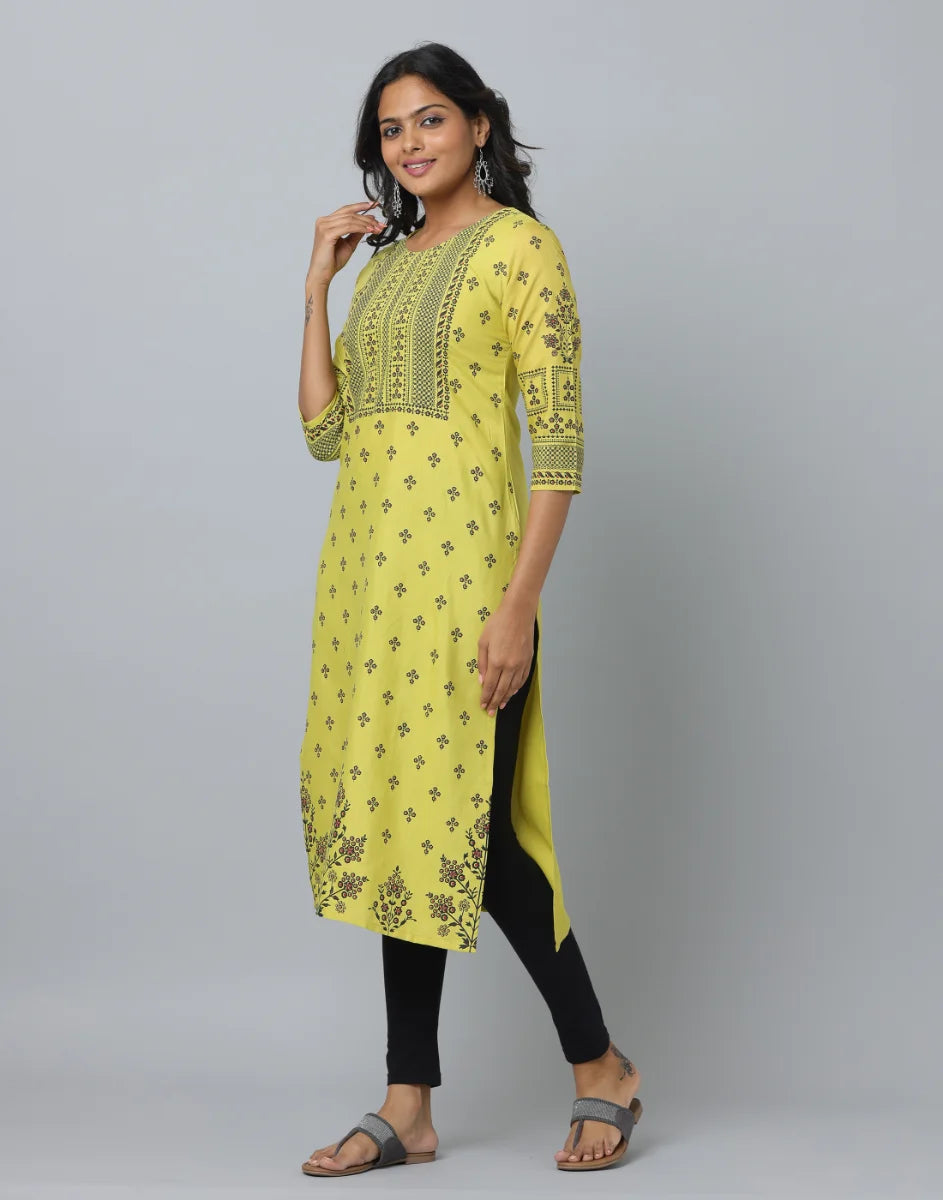 Floral Print Slim Fit 3/4th Sleeve Kurta