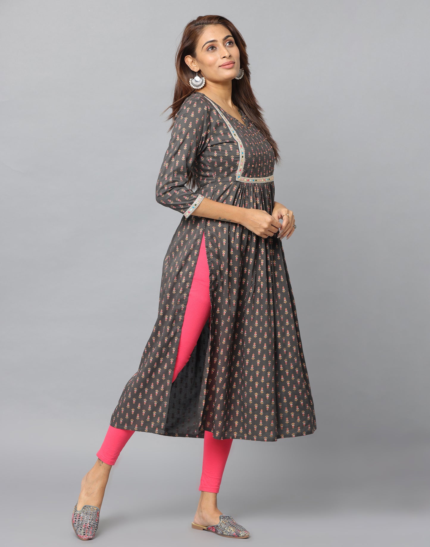 Floral Print Slim Fit 3/4th Sleeve Kurta